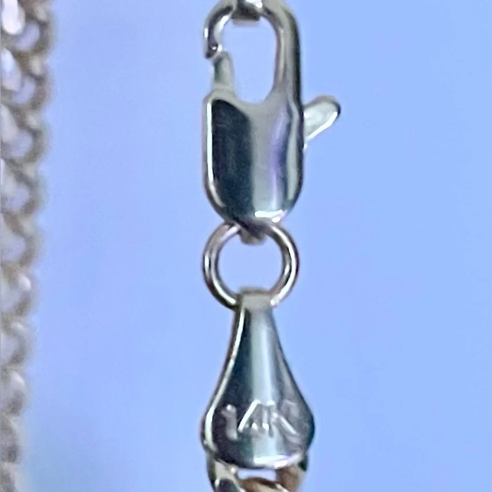Gold Cuban Link Chain Necklace + Circular Pendant - Picture 4 of 4
